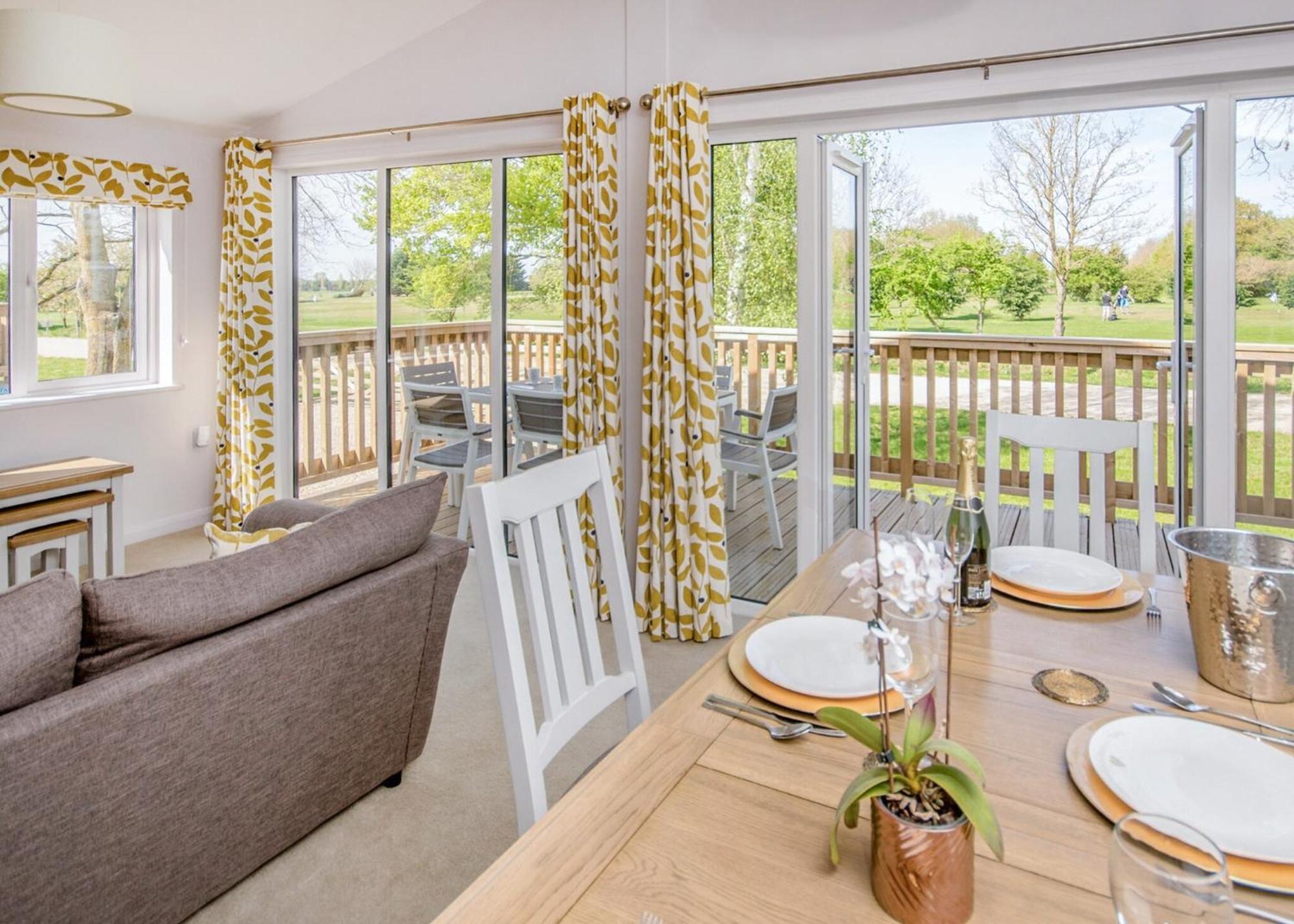 Hawthorn Glen Lodges Даунем-Маркет Номер фото